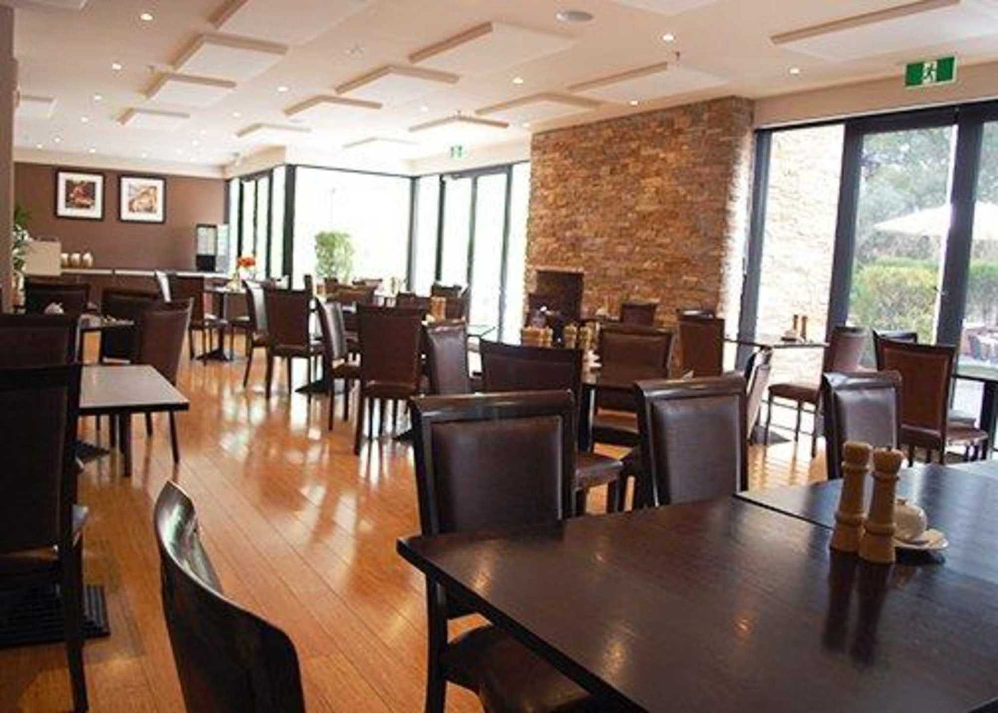 Canterbury International Hotel Forest Hill Restaurant bilde